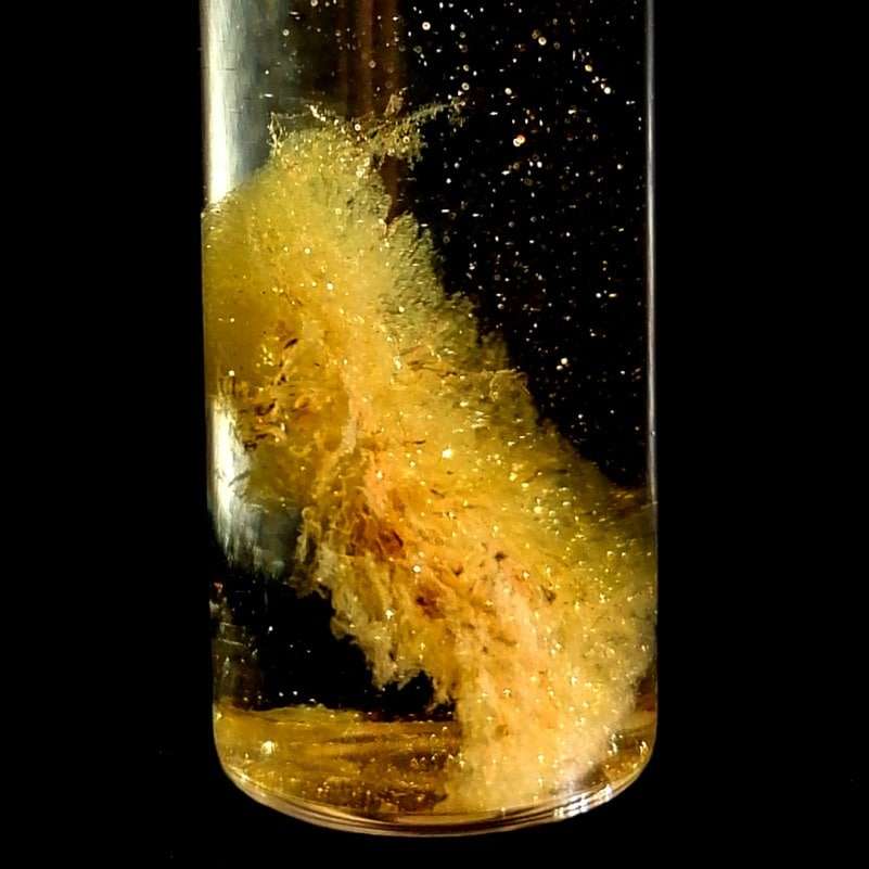 Aerogel-loaded-with-gold-ions-28ab4a8e99c540ad3a1af0e9c6358acb.jpeg