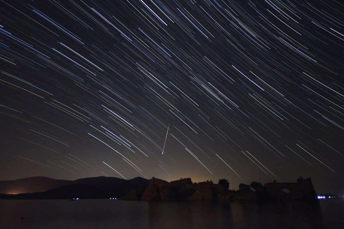 Two Major Meteor Showers to Illuminate the Night Sky This Spring 