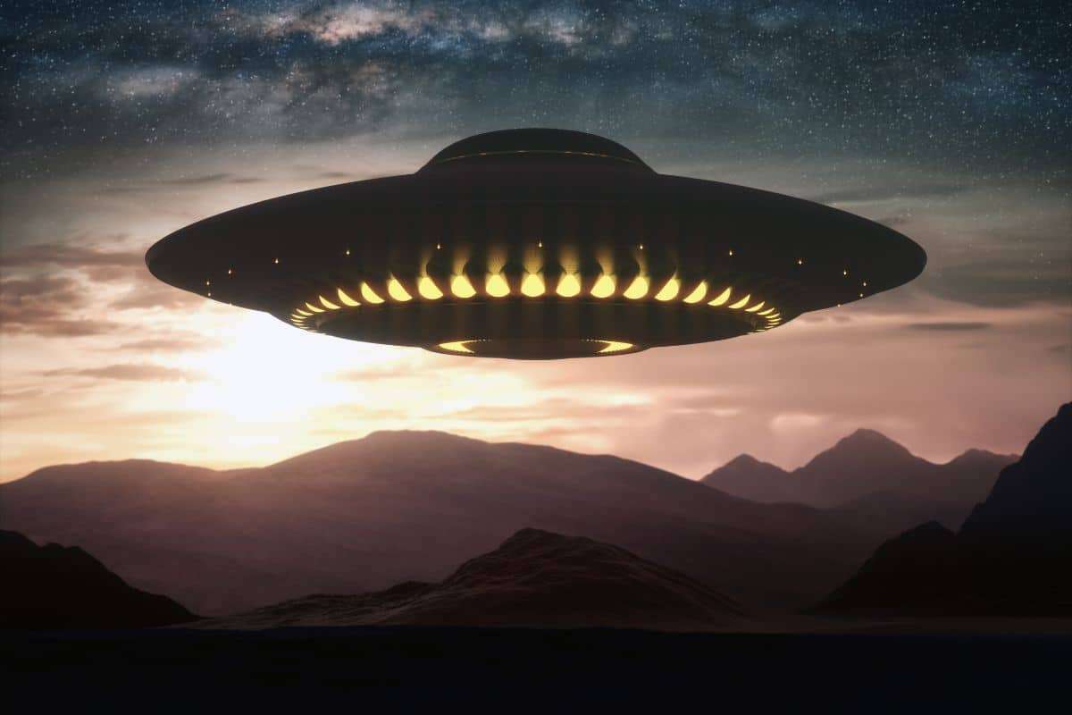 New Navy Footage Revives Debate Over Mysterious Aerial Object Near California Coast 