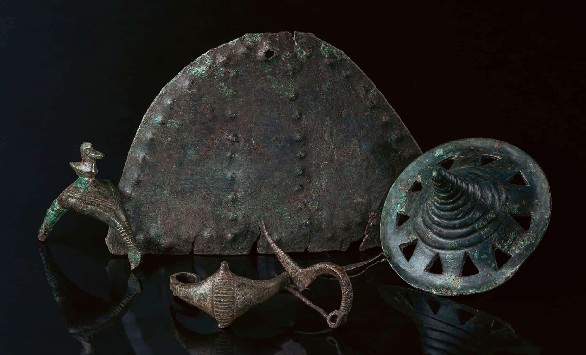 Credit-Antiquity-Journal-6739aeada5c6f38a2f90acb8c0bba756.jpg