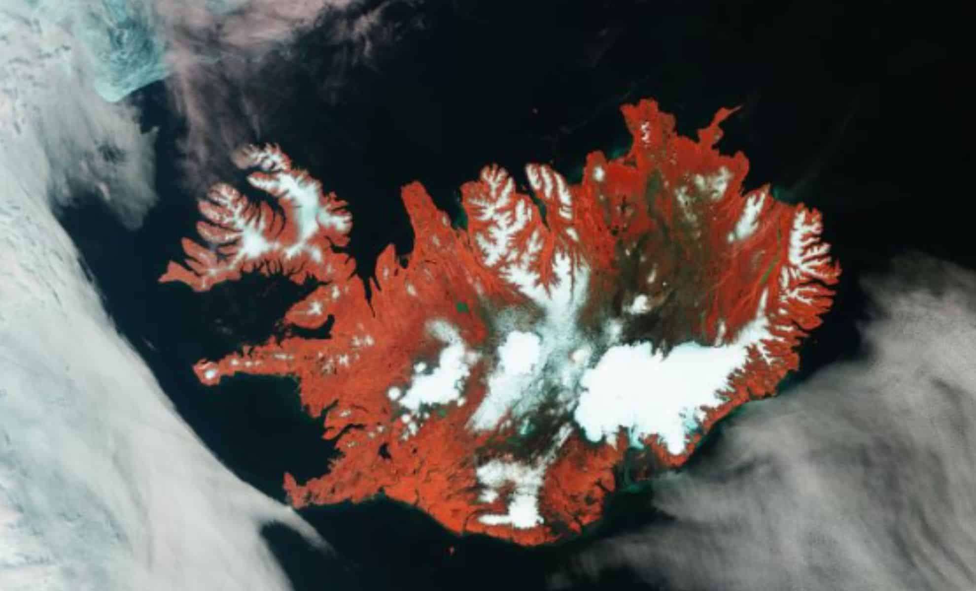 ESA Satellite Captures Unprecedented Glacial Melting at Europe’s Biggest Ice Mass 