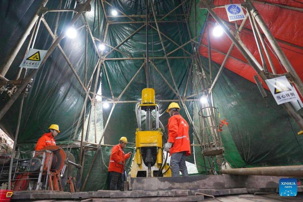 shows-the-operation-site-of-the-wangu-gold-field-in-pingjiang-county-1-579b1cd87a868bfc26a480da46f7111d.jpeg