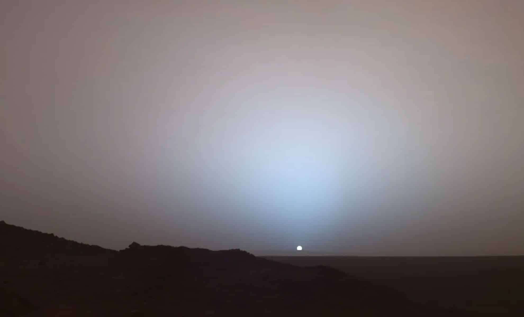 Mars Delivers an Unforgettable Sunset Unlike Any on Earth 