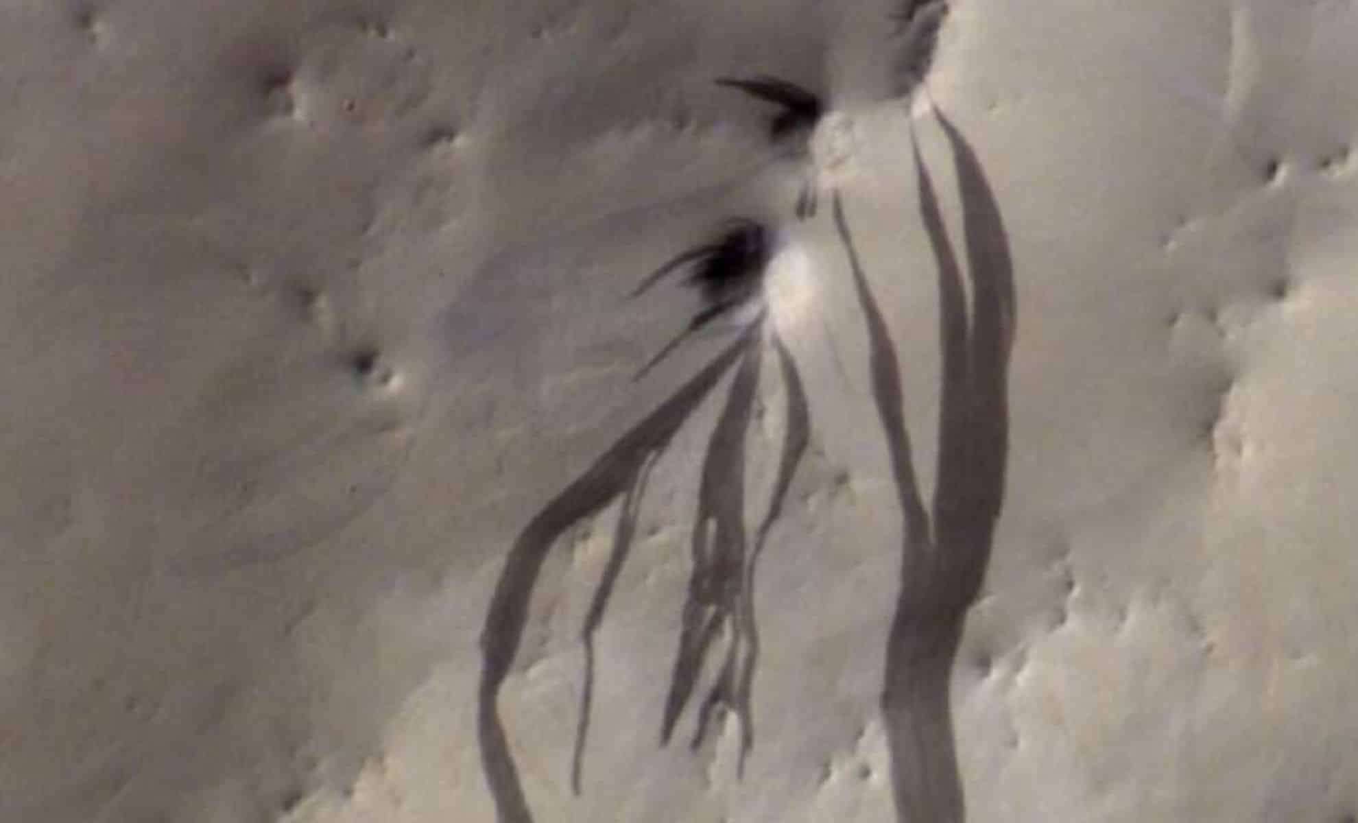 New Research Reveals Martian Slope Streaks Are Caused by Dust, Not Liquid Water 