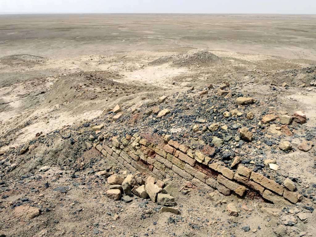 Ziggurat_at_Eridu_30809118442-1-afd2ebf8868e19d373d733762df6a788.jpg