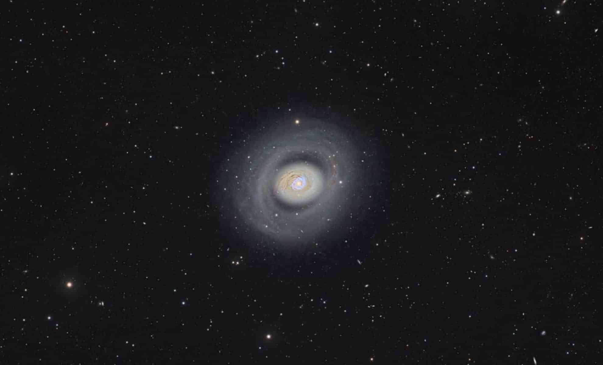 Amateur Astronomer Captures Stunning Images of the Croc’s Eye and Whirlpool Galaxies from Home Observatory 