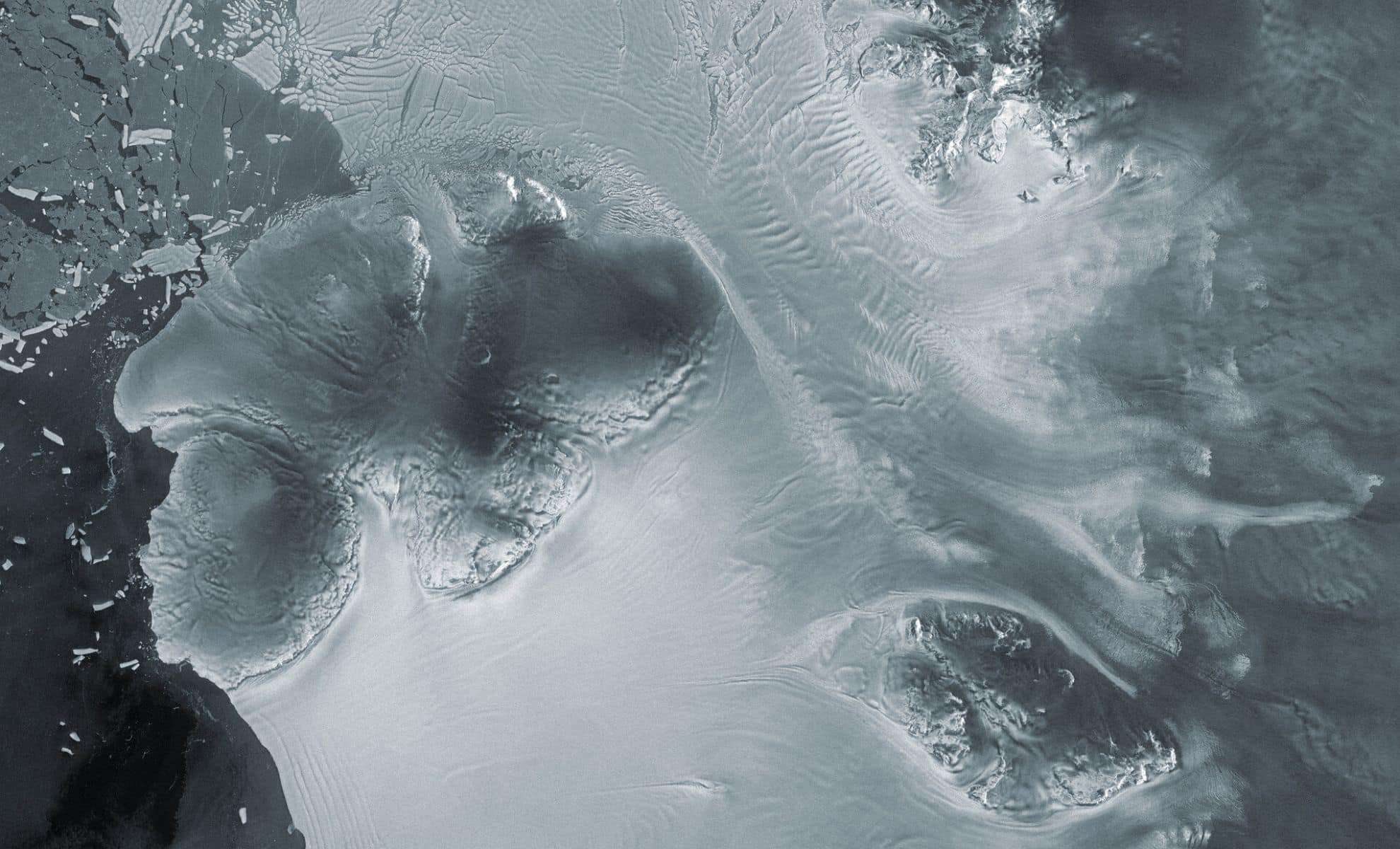 Researchers Uncover Rapid 'Ice Piracy' Phenomenon Among Antarctic Glaciers 