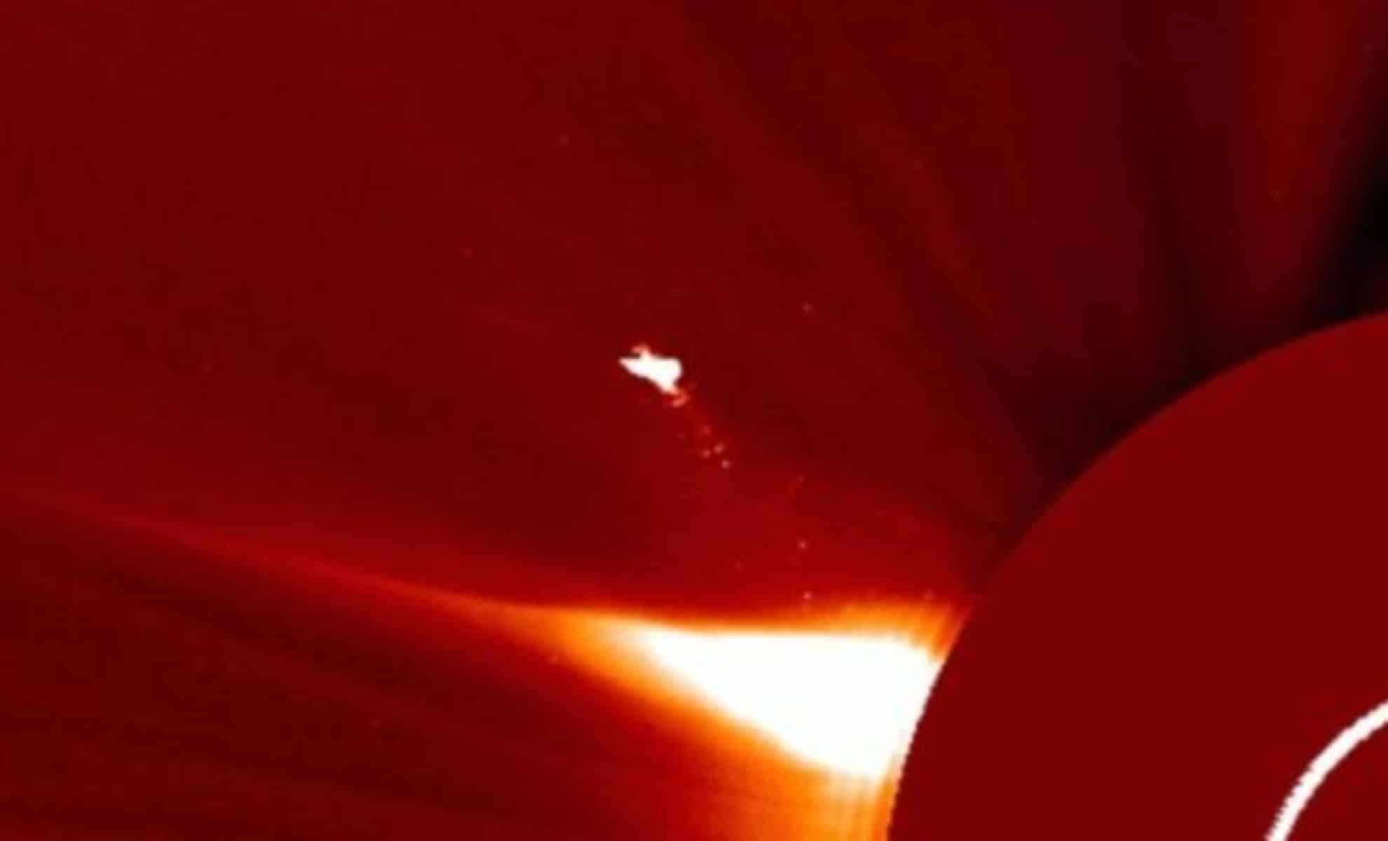 Scientists Puzzled by Enormous ‘Bird-Shaped’ Object Near the Sun 
