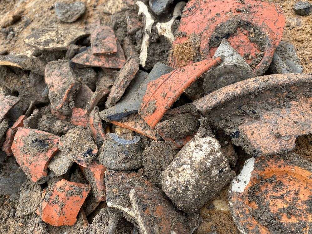 Fragments-of-Roman-era-pottery-aee927c955a8317c1a7e734177bad856.jpg