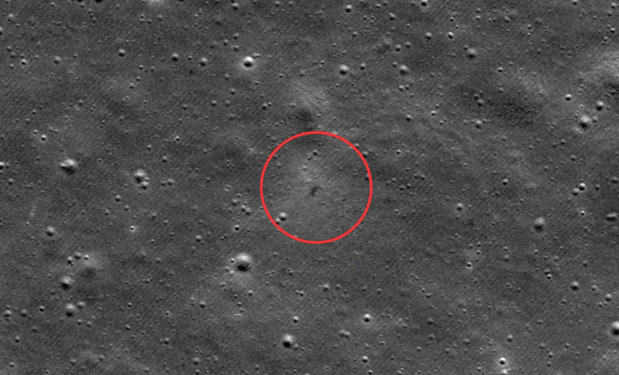 Unexpected Lunar Scar Revealed by NASA’s Orbiter After Japanese Lander Crash 