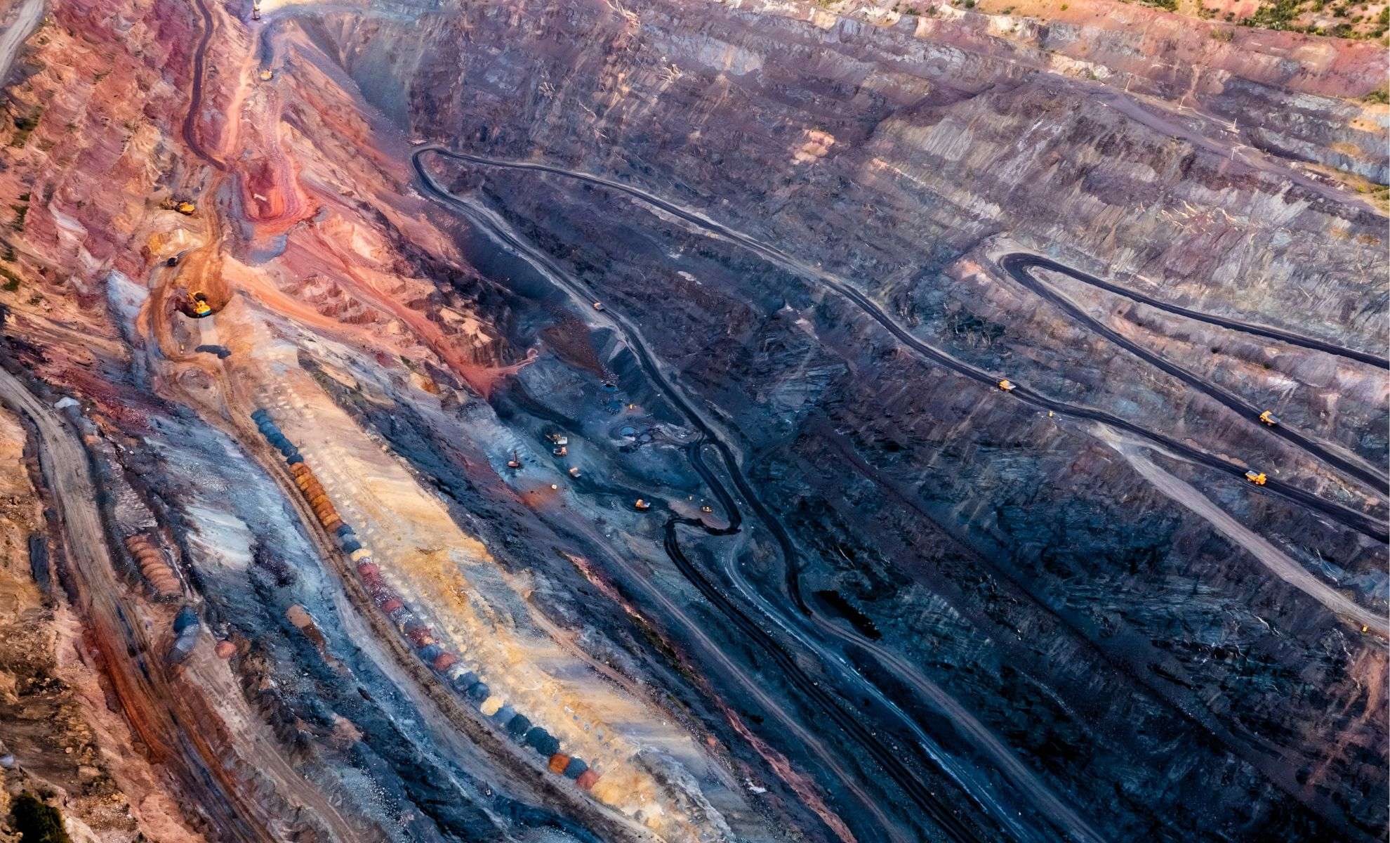 Massive Lithium Reserve Discovered Beneath US Supervolcano Could Revolutionize Clean Energy 