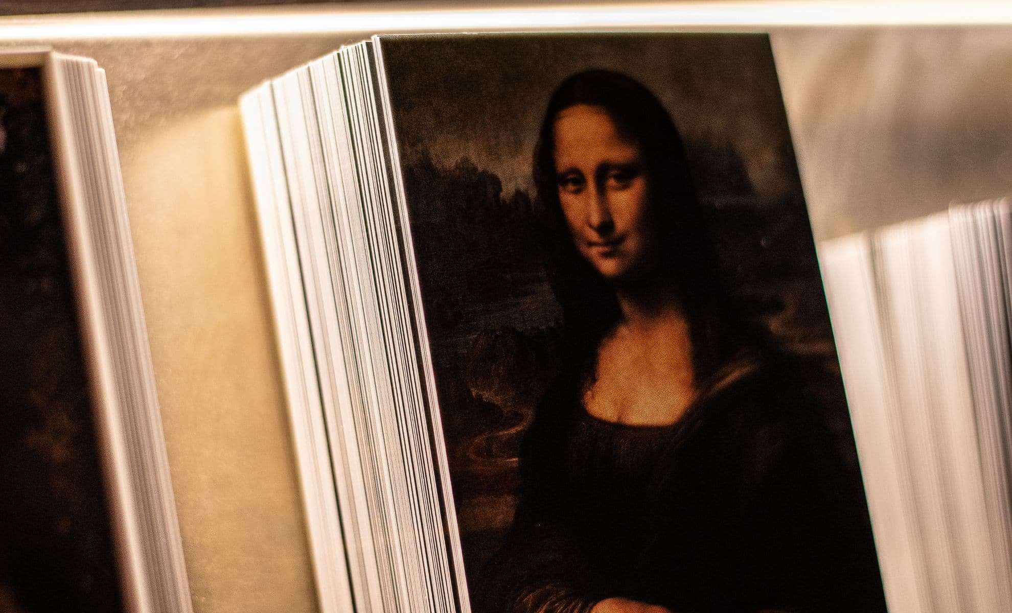 Scientists Reveal Secret Compound Behind Mona Lisa’s Iconic Glow 