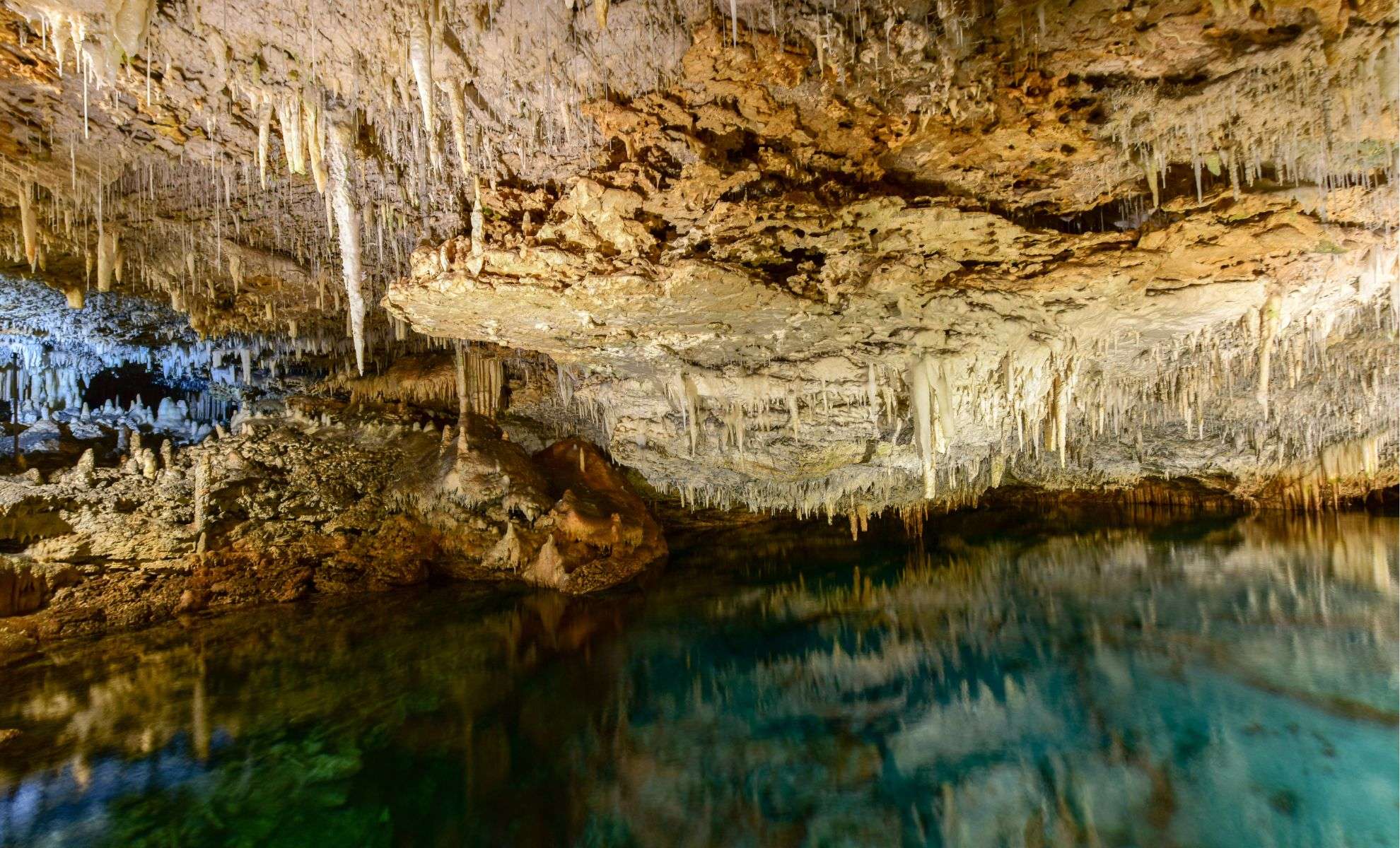 Mexico’s Naica Cave: Home to Enormous Crystals and Extreme Hazards 