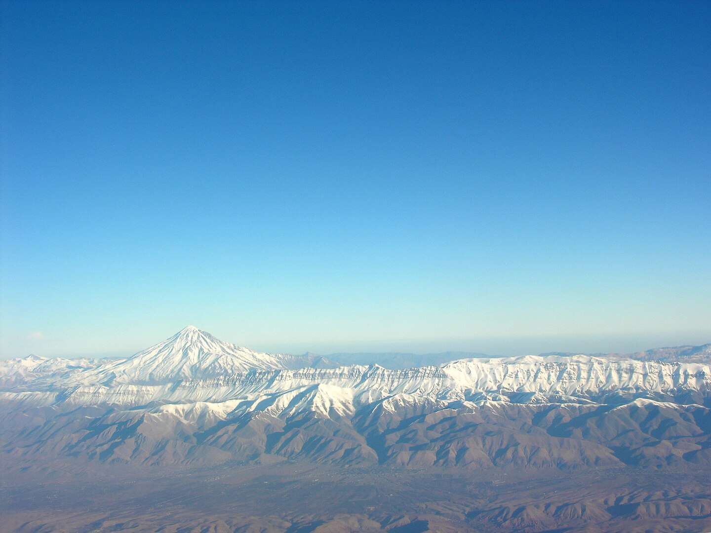1440px-Aerial_View_of_Damavand_26.11.2008_04-23-38-c4540554bcea0f6d696d587a6bed81d8.jpeg