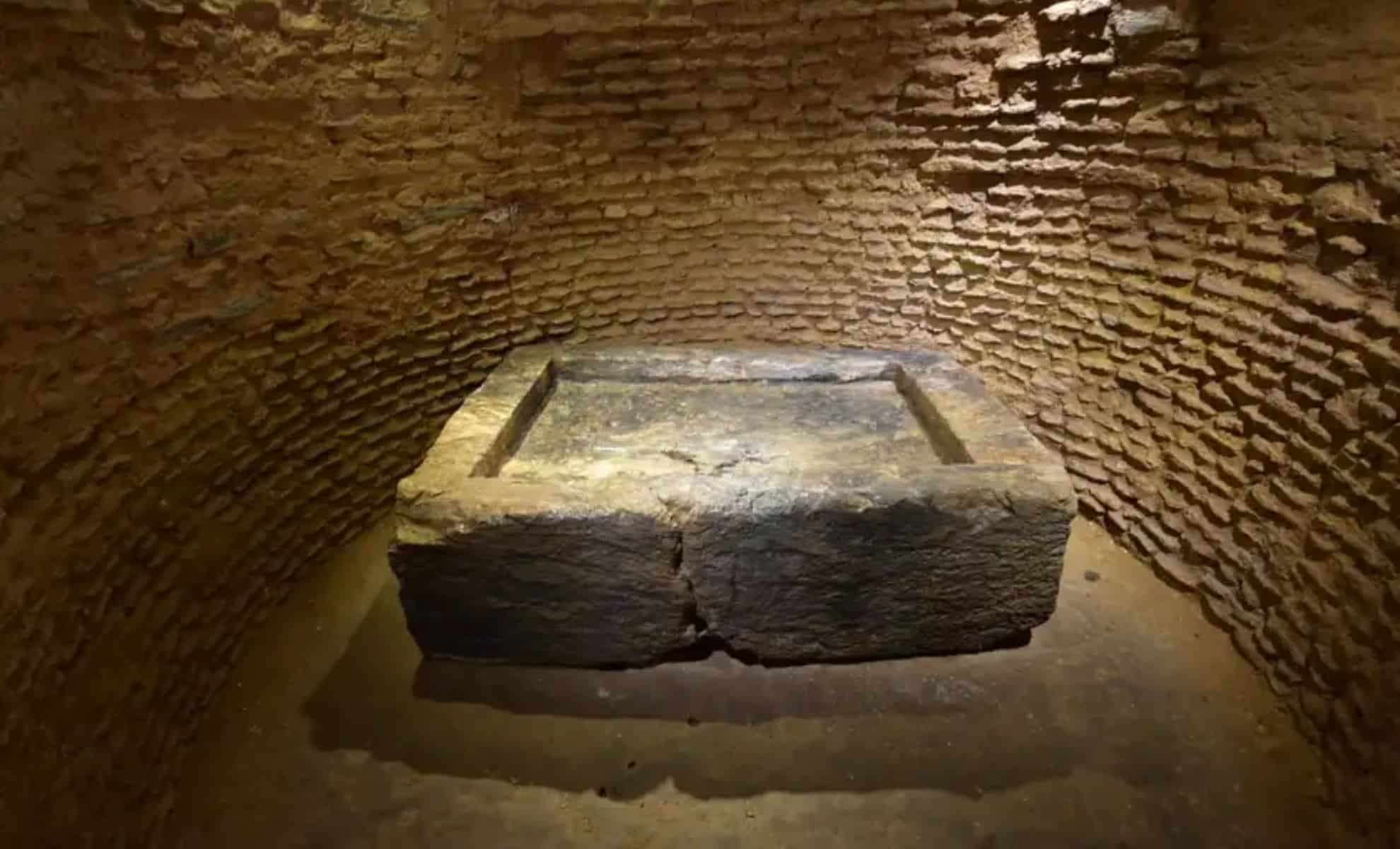 Prehistoric Mariners Moved a 2-Tonne Stone by Sea Over 5,300 Years Ago 