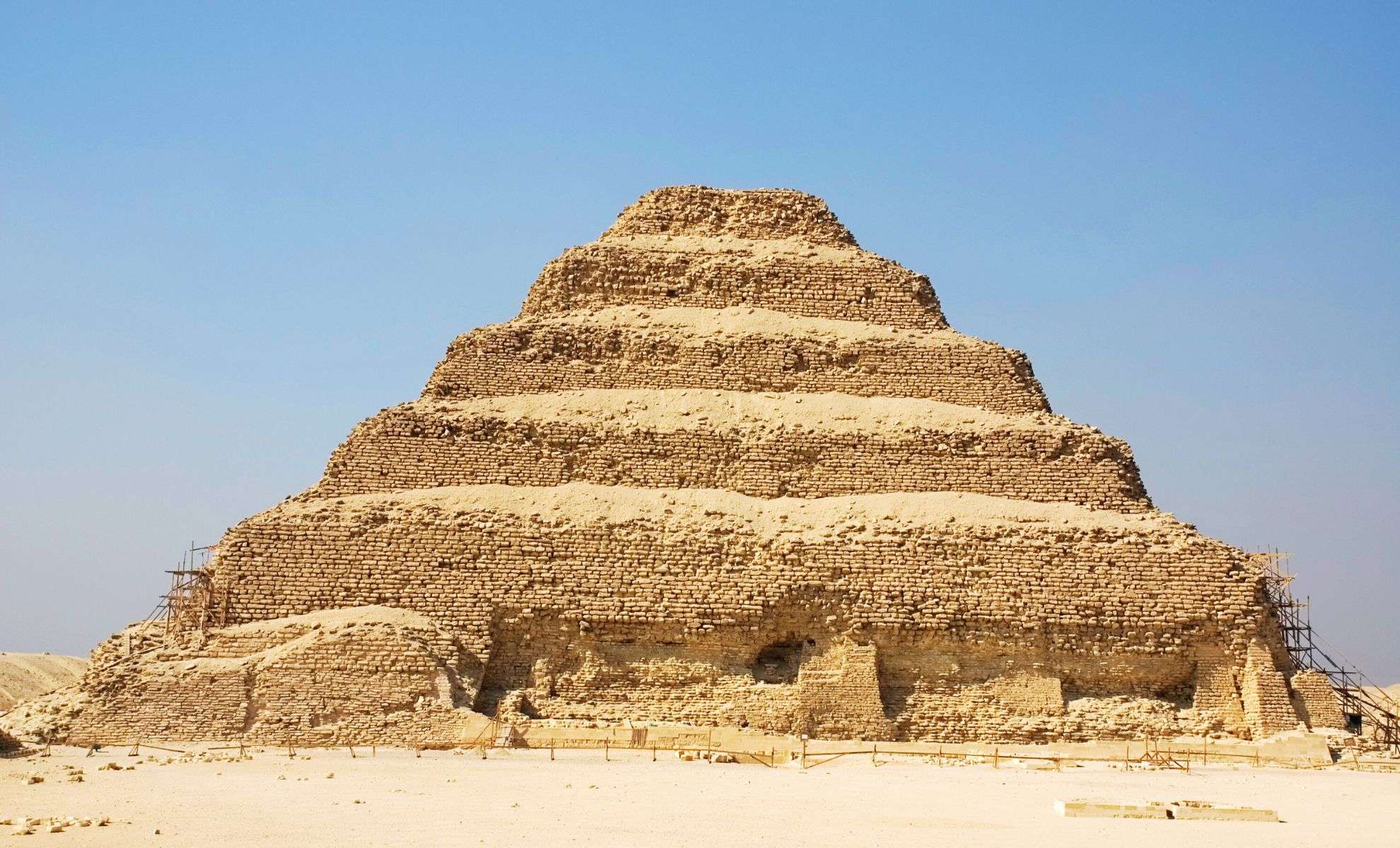 Unearthing 5,500-Year-Old Pyramid Tombs Crafted Without Wheels or Metal 