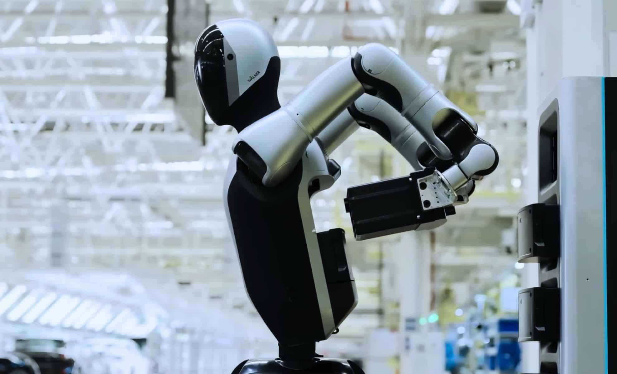 China Introduces Walker S2: The First Humanoid Robot to Self-Swap Its Battery for Nonstop Operation 