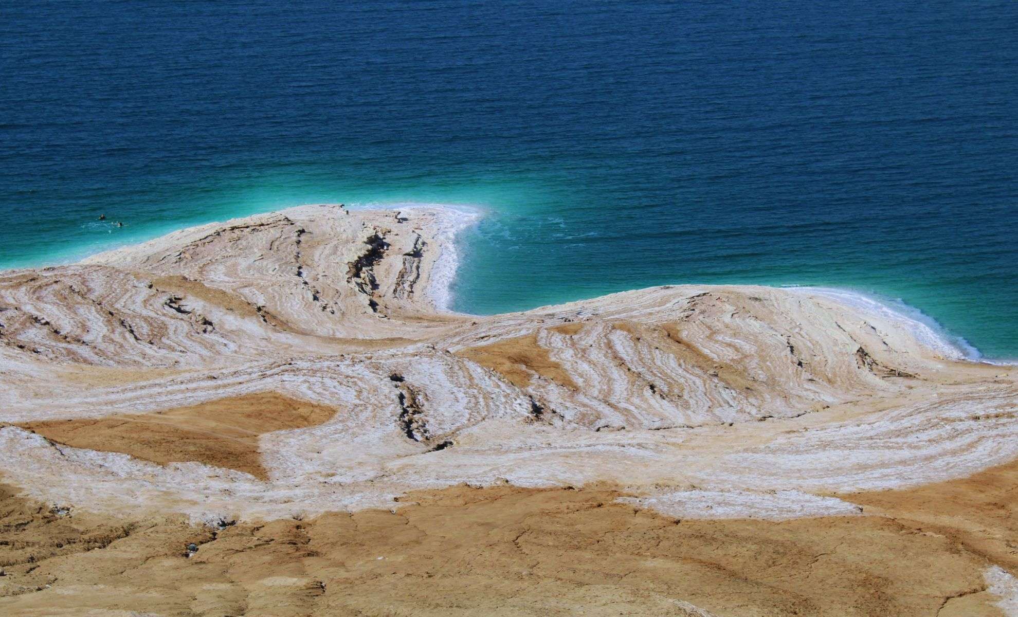Unraveling the Origins of Enormous Salt Formations in the Dead Sea 