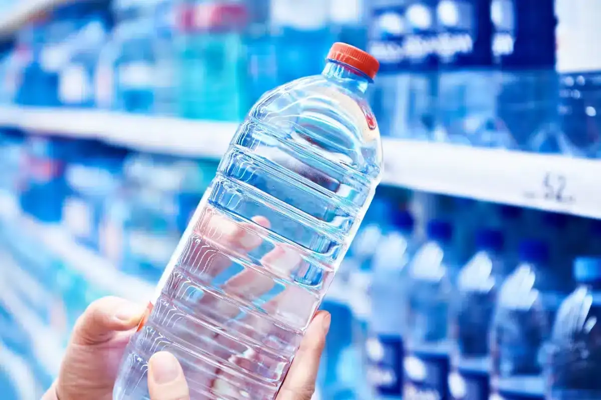 Study Finds Only One Bottled Water Brand Completely Free of Microplastics 