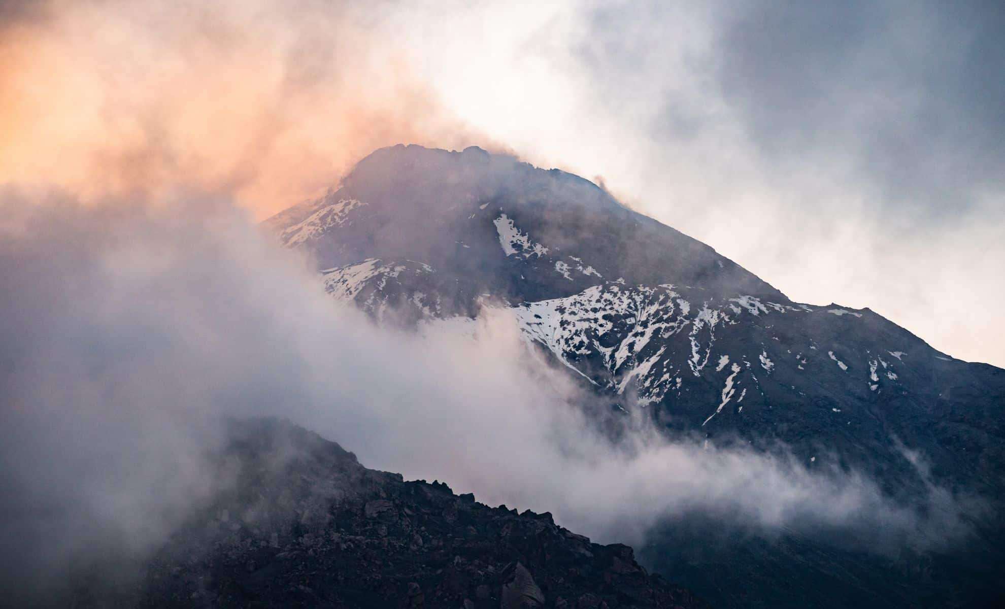Kamchatka's Klyuchevskoy Volcano Erupts, Sending Enormous Smoke Plume Over 1,000 Miles 
