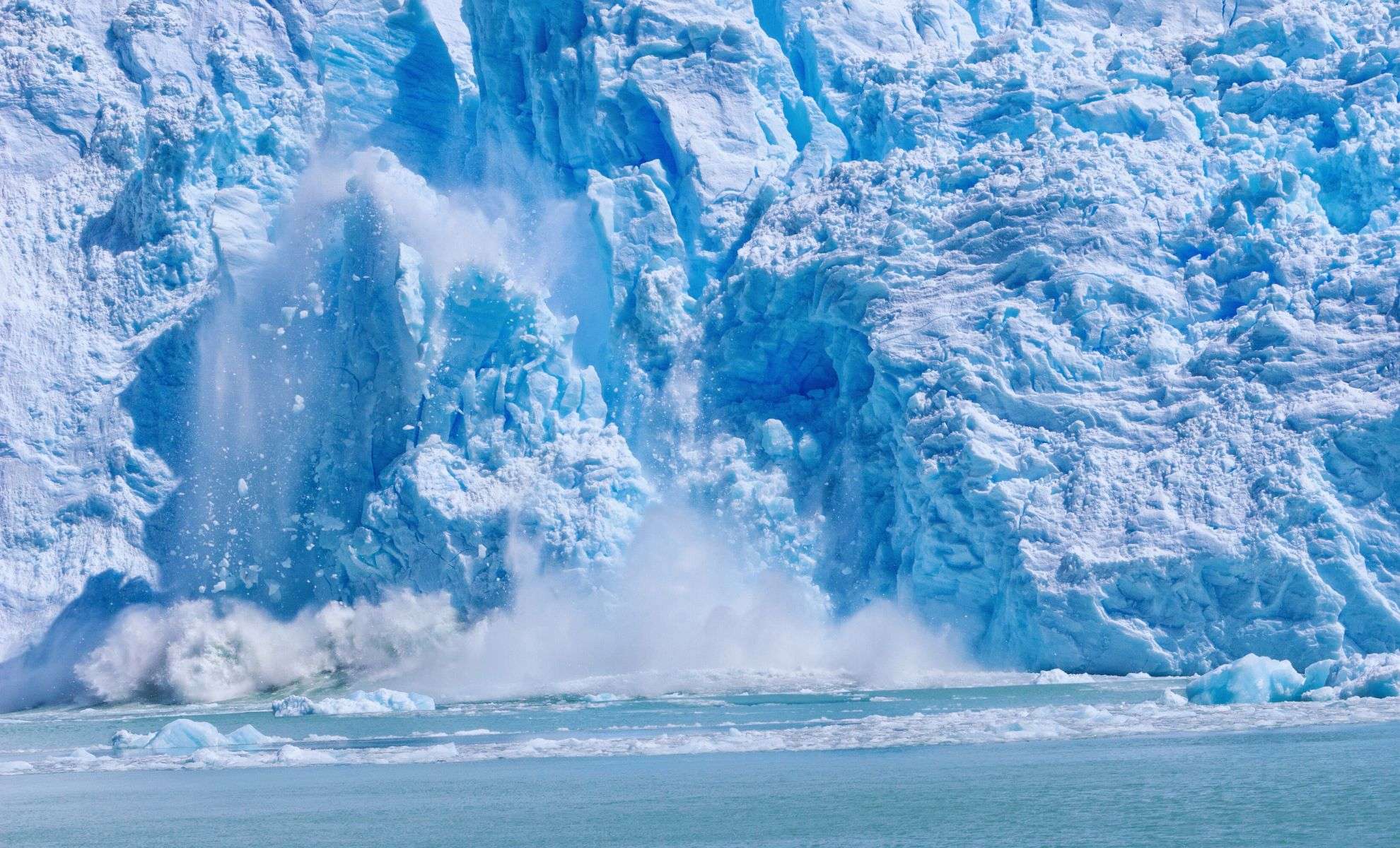 Breaking Apart: The Thwaites ‘Doomsday Glacier’ Signals Dire Climate Risks 