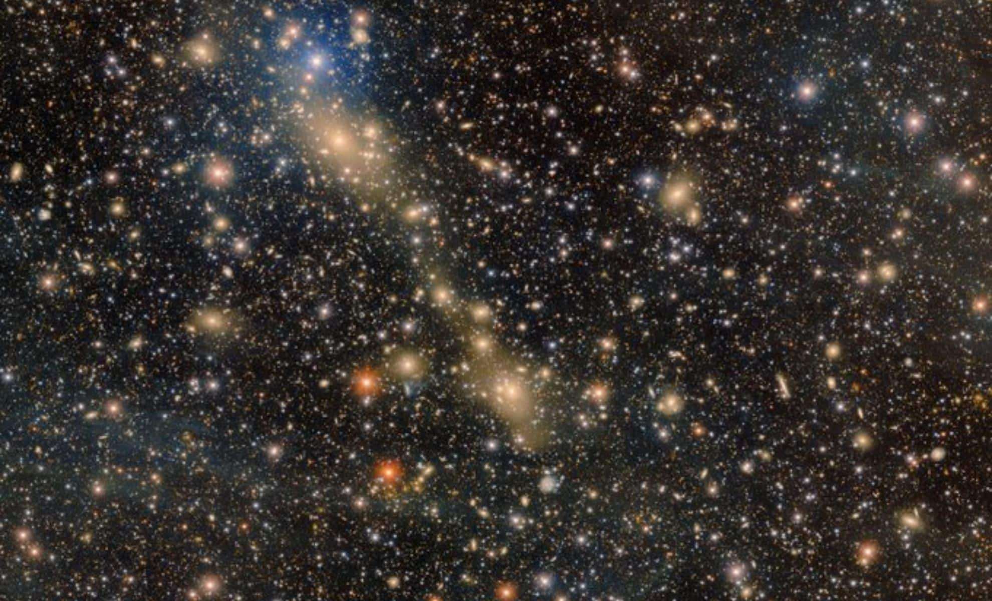 Stellar Bridge Reveals Cosmic Clash Between Two Massive Galaxies in Abell 3667 
