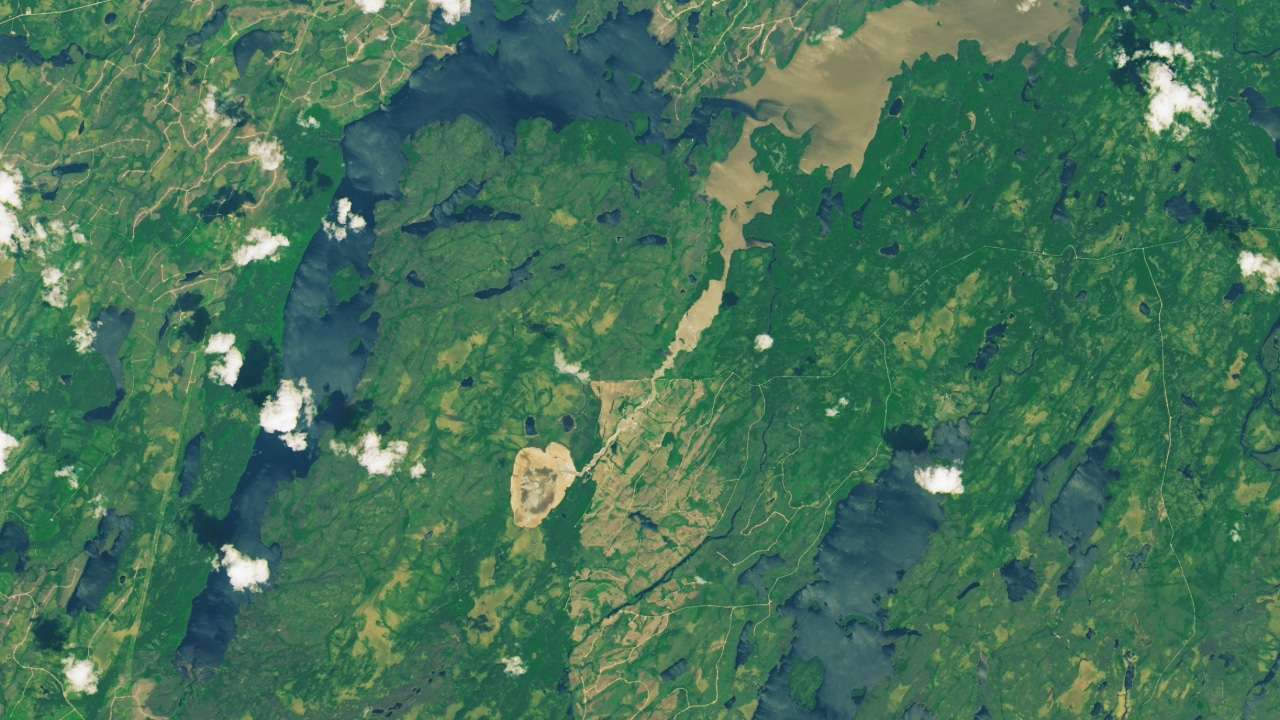 NASA-Earth-Observatoryimages-by-Wanmei-Liang-using-Landsat-data-from-the-U.S.-Geological-Survey-92c891a06c12ae0431d764366d37c70f.jpg