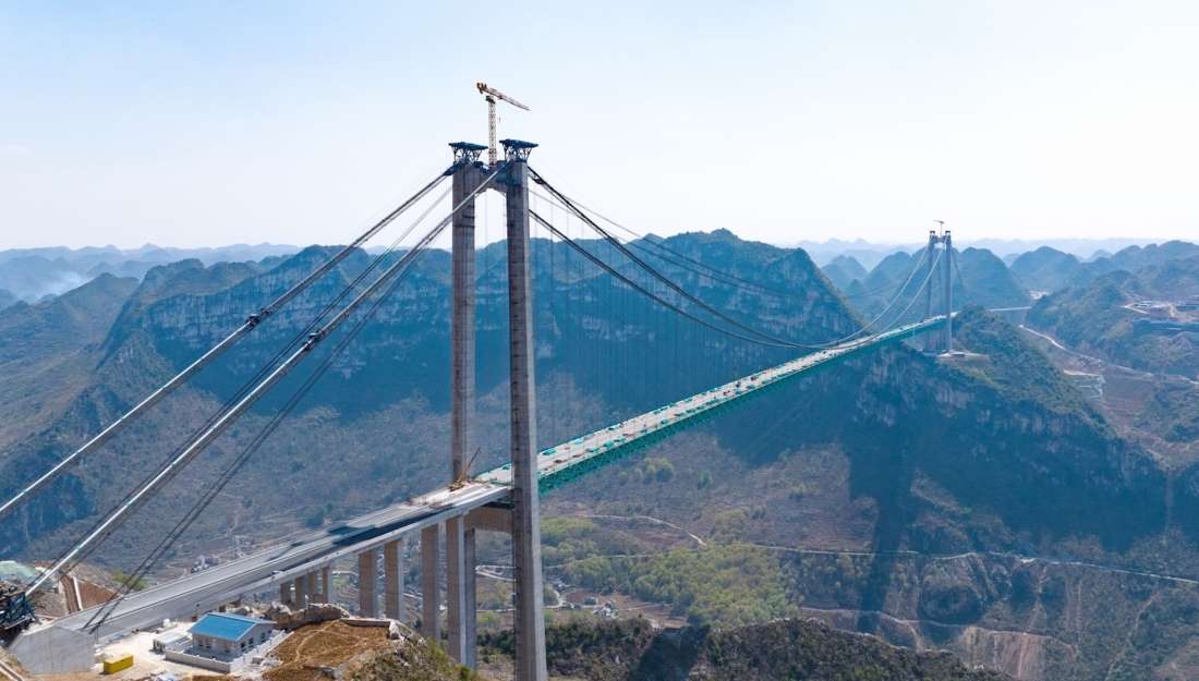 11_potain-mct-385-hits-new-heights-on-worlds-tallest-bridge-2_807f5b2f-c101bc0cb17c9843fcdcab72d77c7d2d.jpg