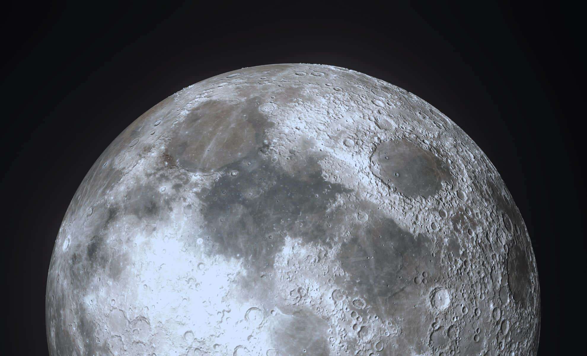 Moon Dust Reveals Naturally Occurring Few-Layer Graphene, Challenging Lunar Theories 