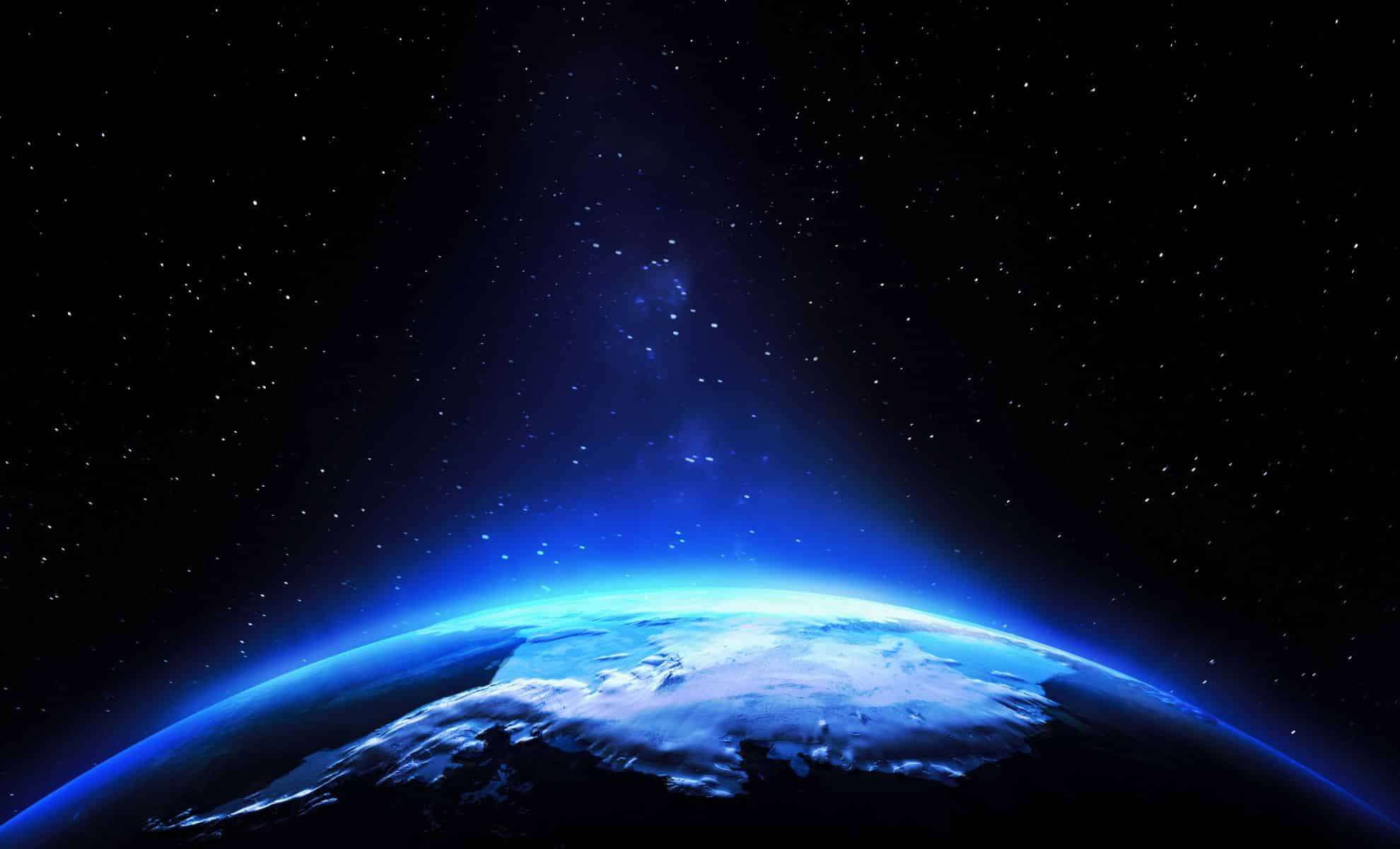 Unveiling the Antarctic Ocean’s Mysterious Glow: Tiny Algae Hold the Key 