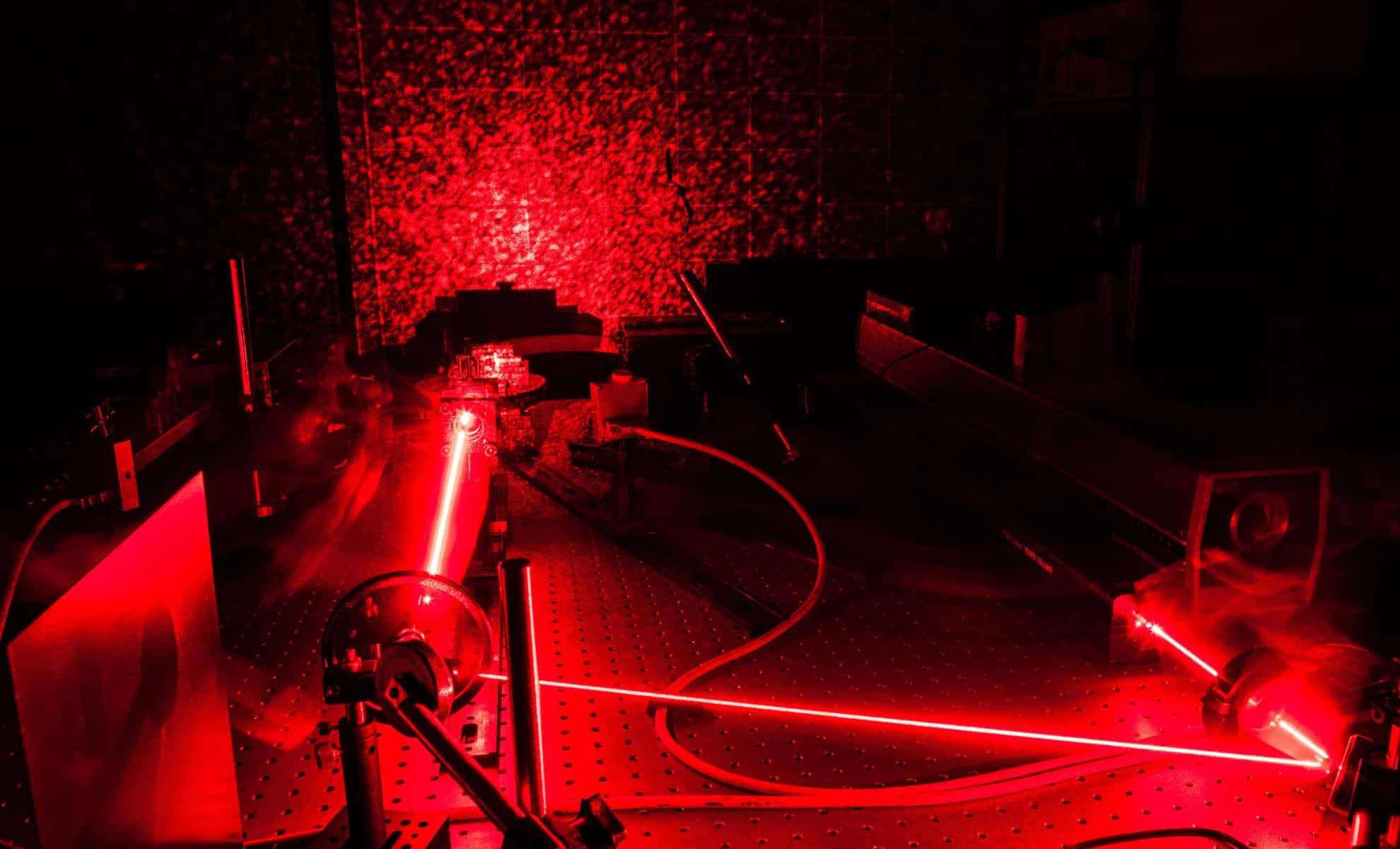Physicists Achieve High-Precision Quantum Time Reversal in Groundbreaking Experiment 