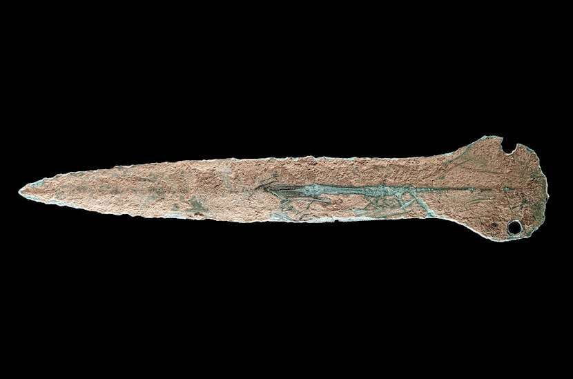 dagger-found-in-thuringia-354dc327fb0227d6ec710168a9f3d700.jpg