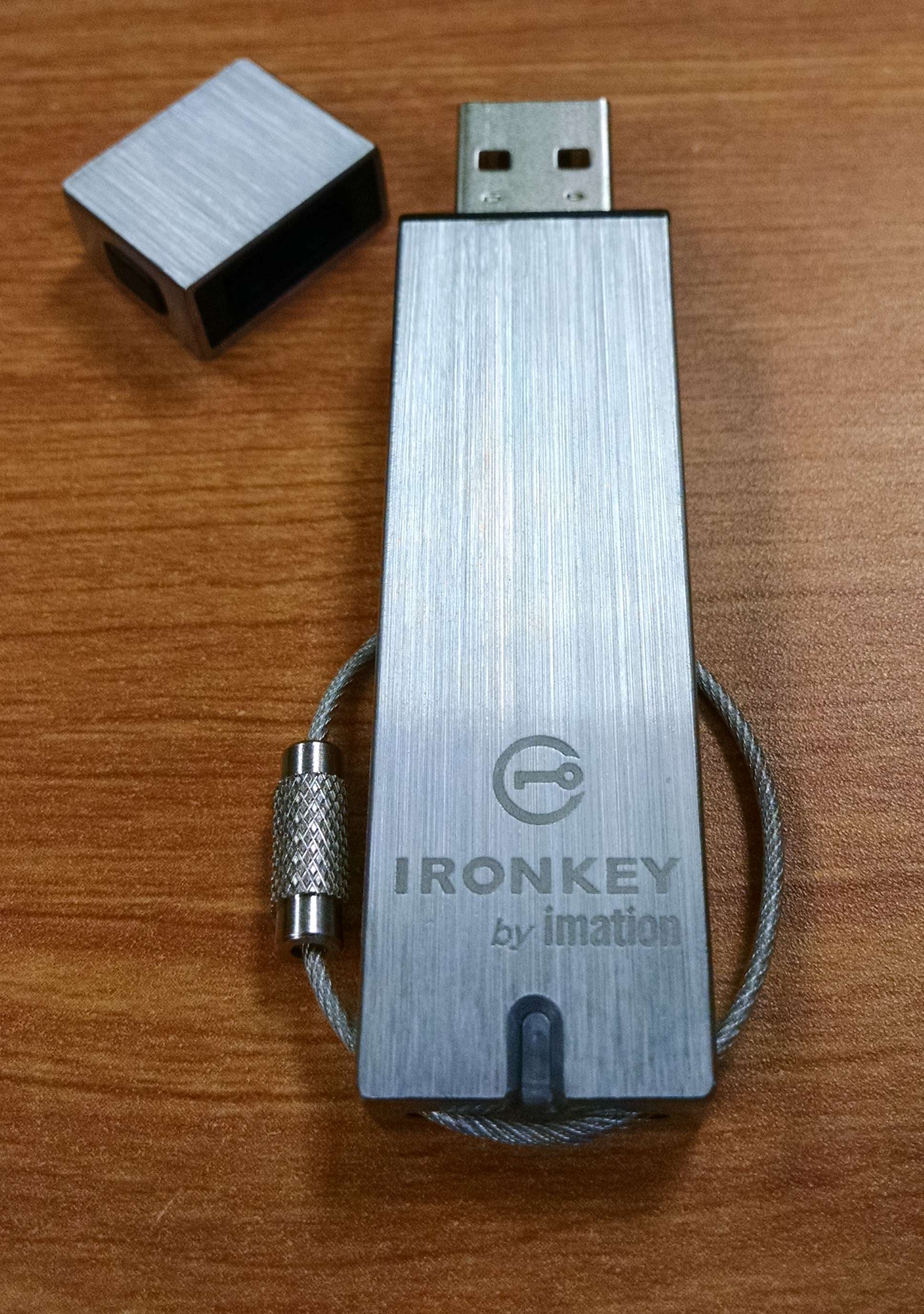 Ironkey-20ef1d449e082586b2f5ffbdf8db6660.jpg