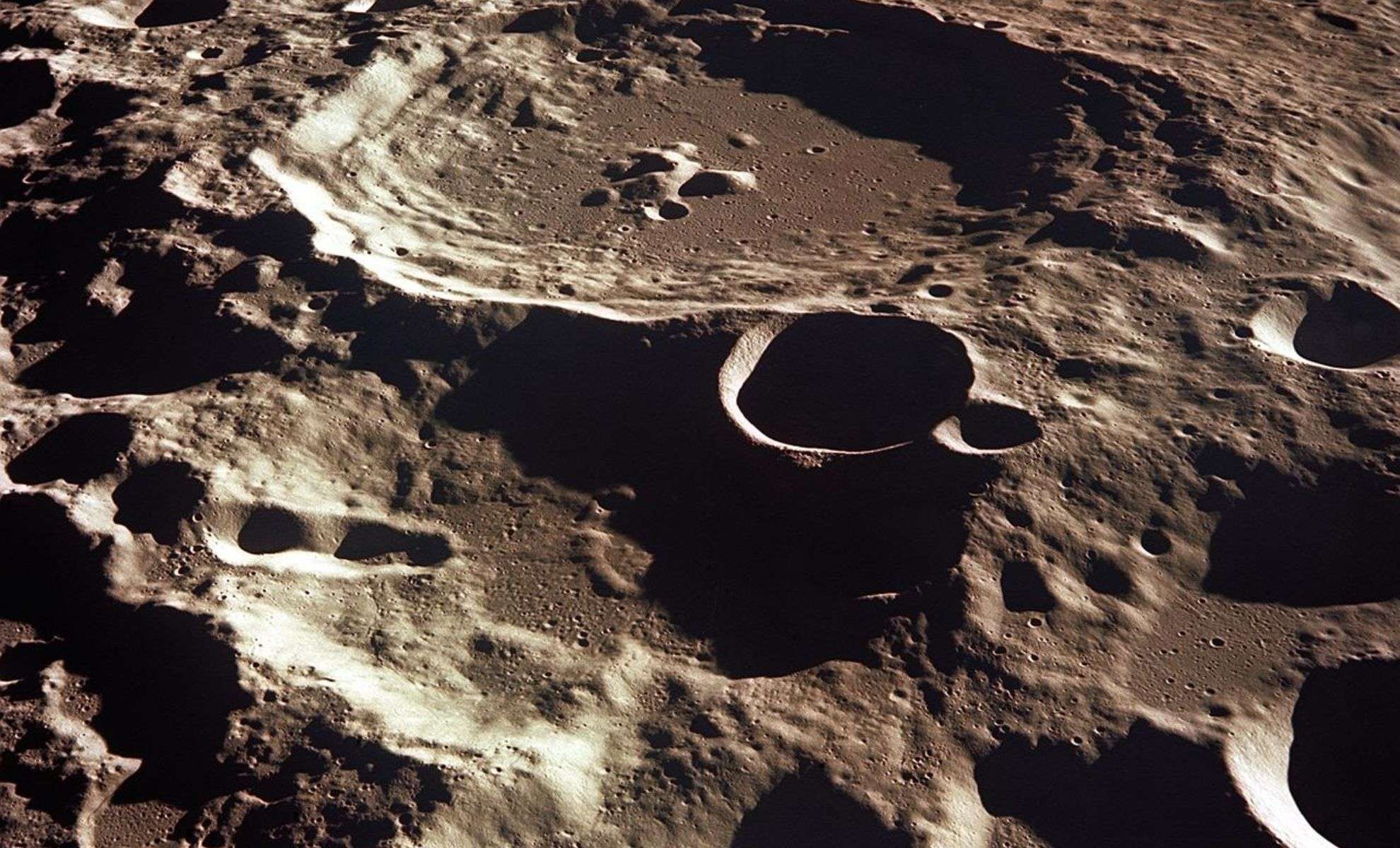 Unexpectedly Parched: The Moon’s Remote Side Reveals Scant Water Reserves 