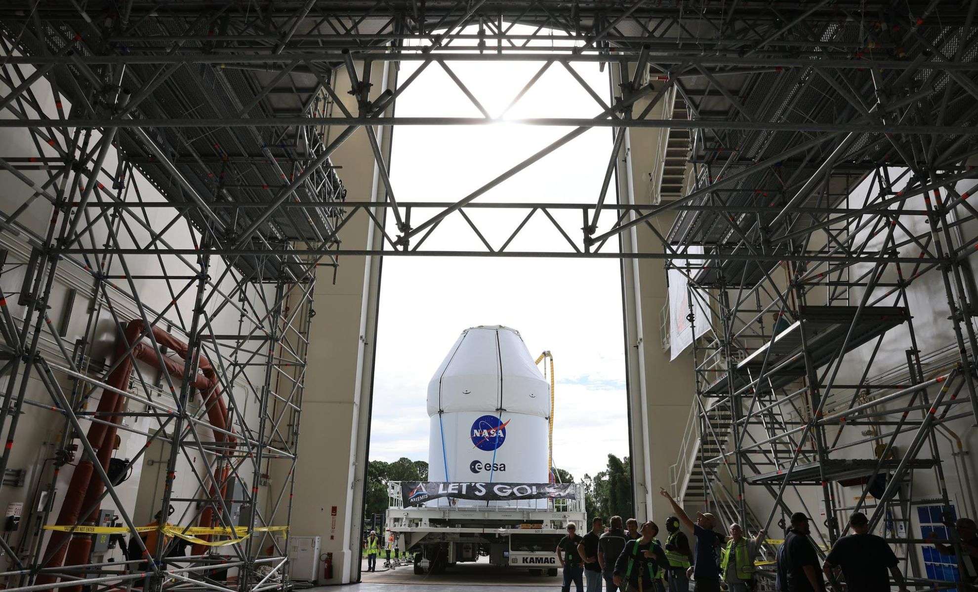 Artemis 2 Orion Spacecraft Advances in Preparation for Historic Lunar Voyage 