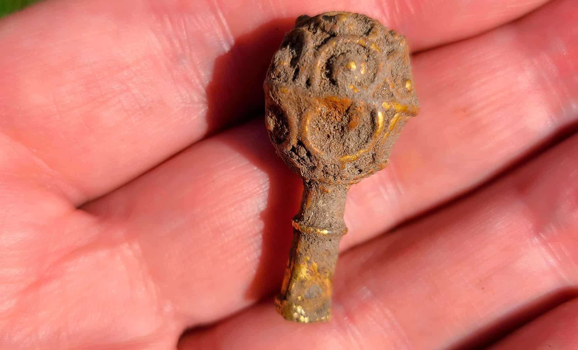 University Student Uncovers Ancient 1,200-Year-Old Gold Ornament in Northern England Field 