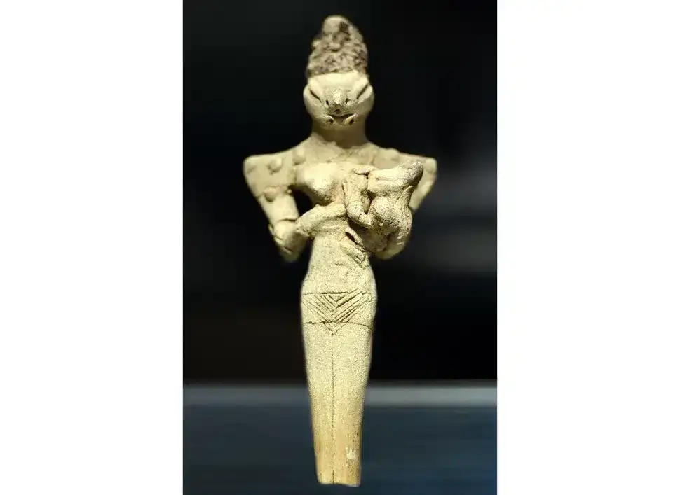 alien-head-discovered-mysterious-site-fceb7b2d5372dc05895240656d3b718f.webp