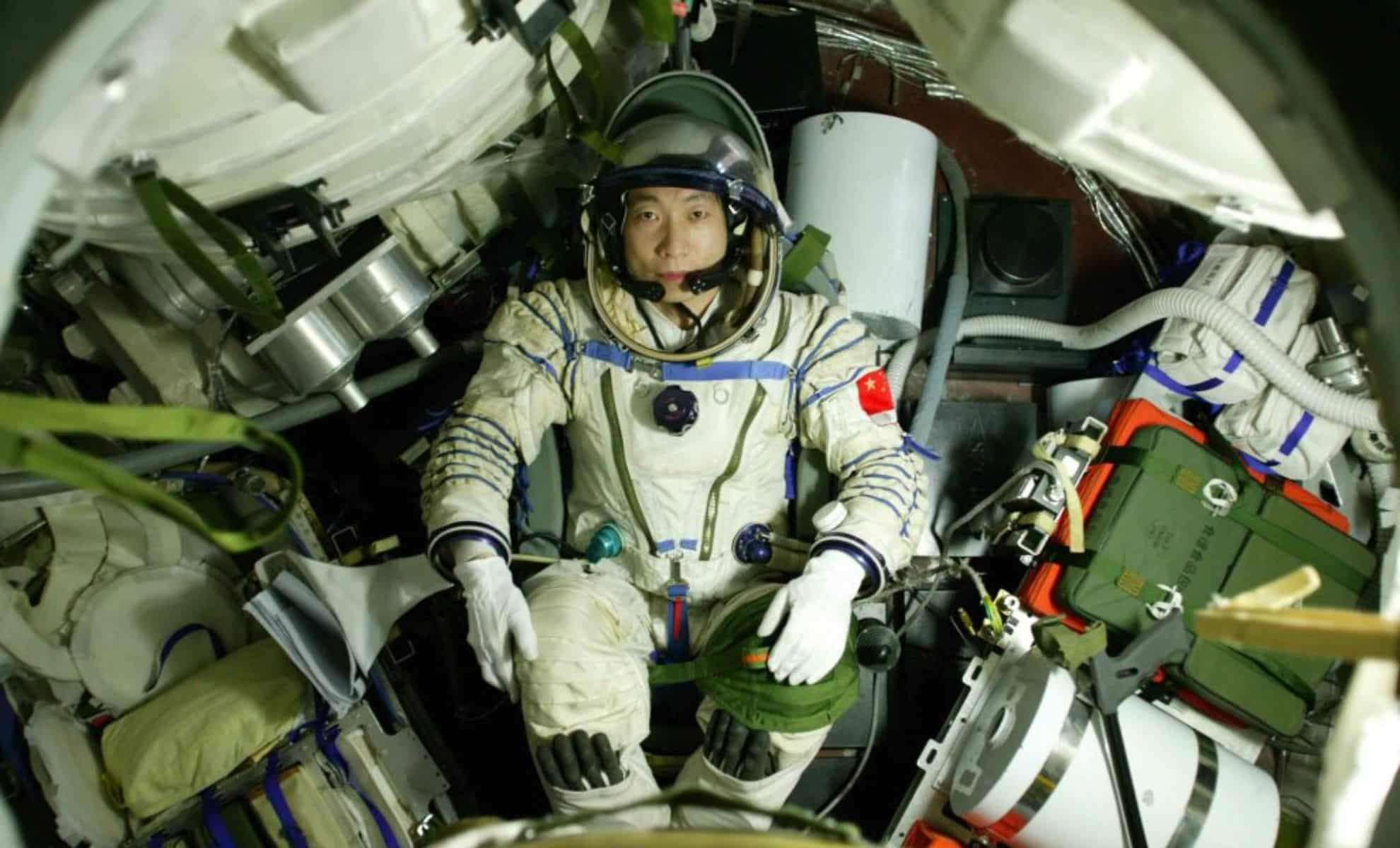 China’s Pioneer Astronaut Encountered Mysterious Knocking Sounds in Orbit, Mystery Persists 