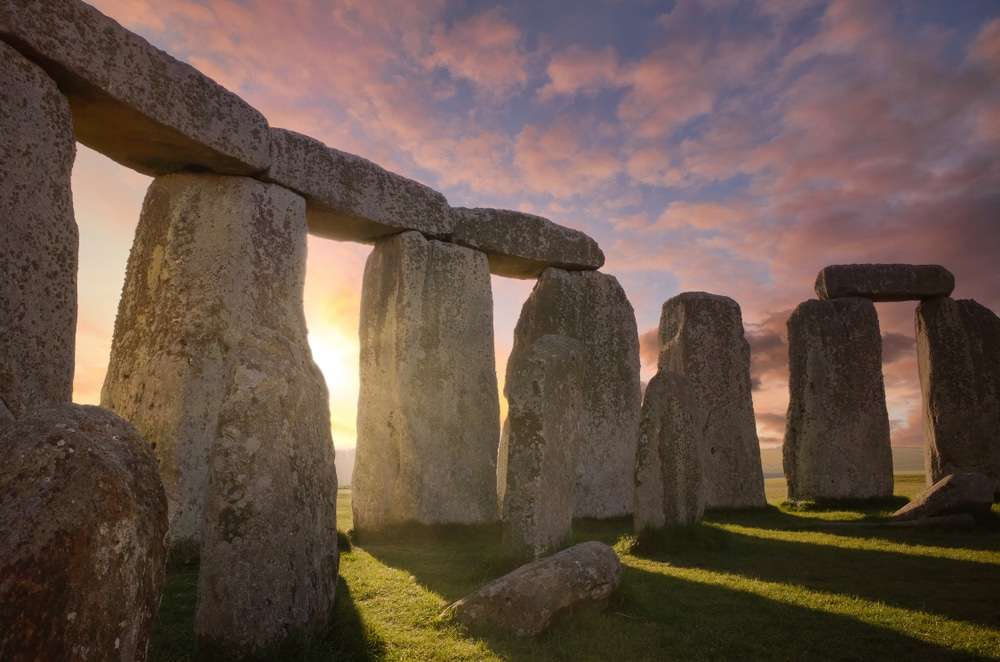 Stonehenge--72b3082a824a3b759431c7adc04edbf4.jpg