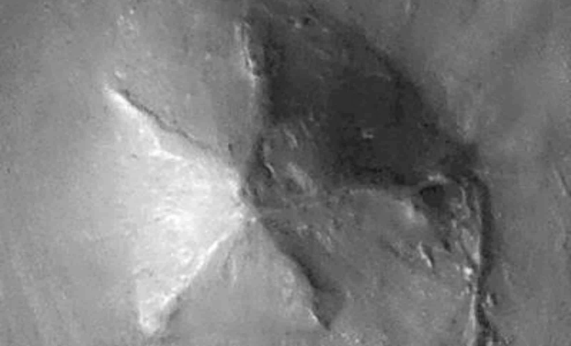 Researchers Discover Massive Pyramid-Like Structures on Mars Surpassing Giza's Size 