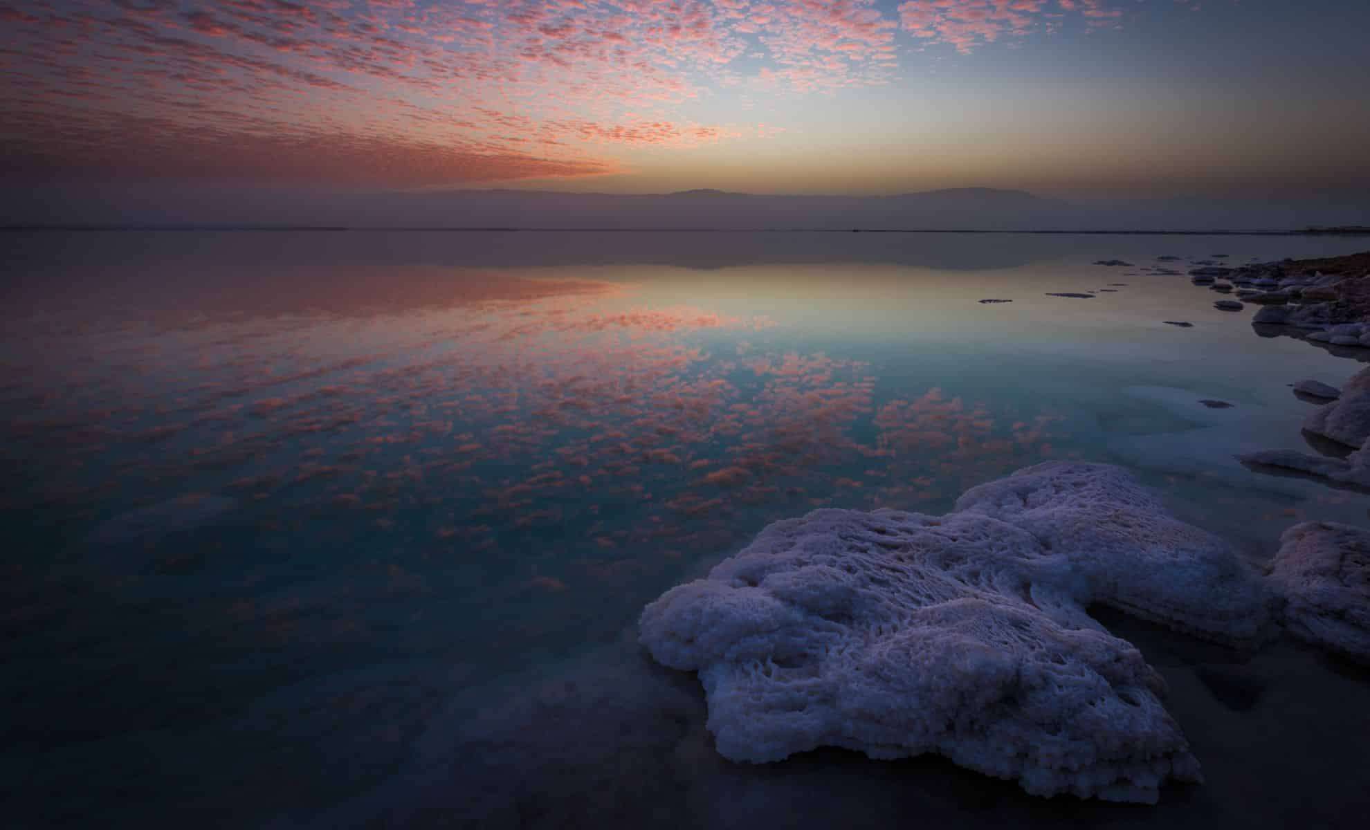 Salt Snow Unveiled: Dead Sea’s Unique Subsurface Phenomenon Astonishes Scientists 