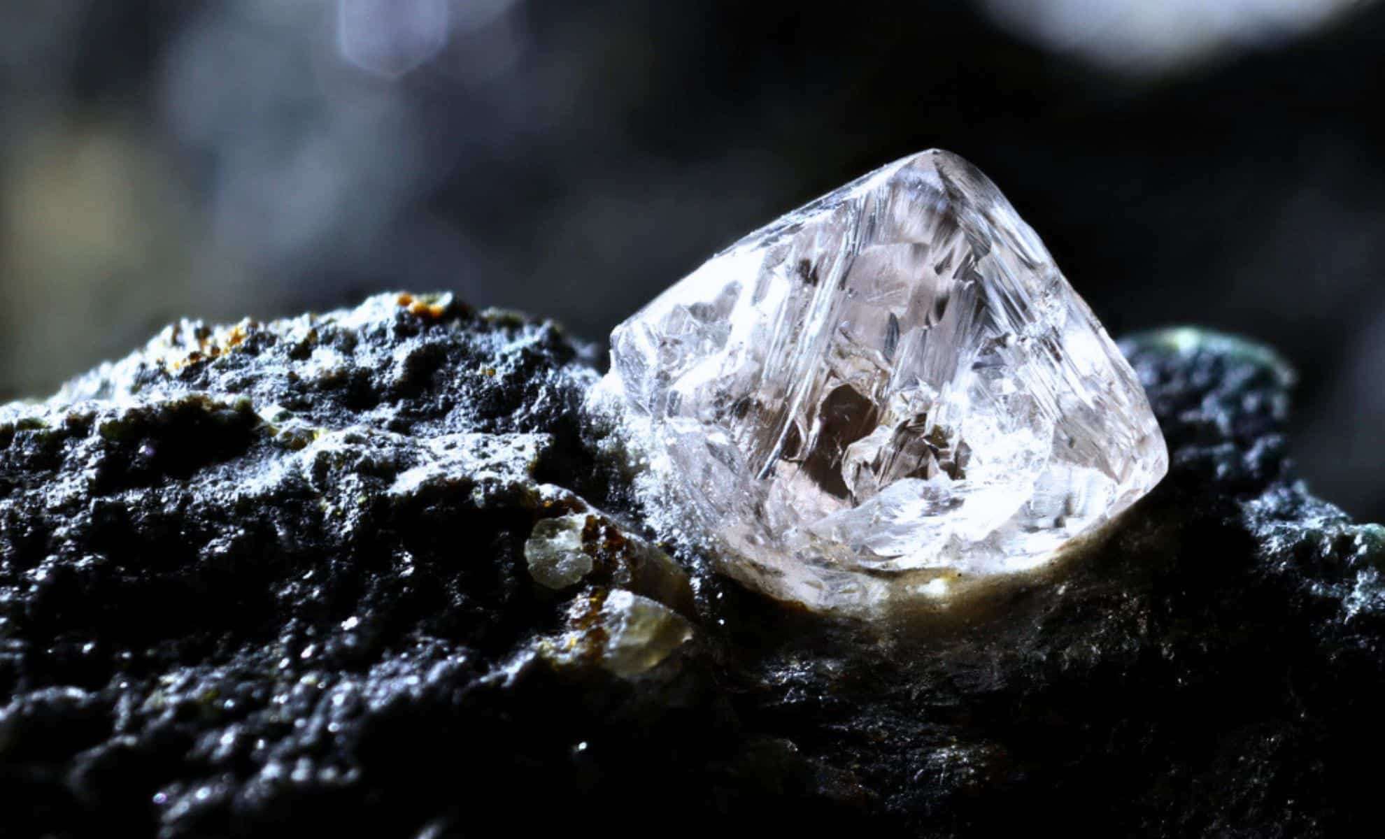 Arkansas’s Unique Diamond Park: Where Visitors Can Unearth and Keep Real Gems 