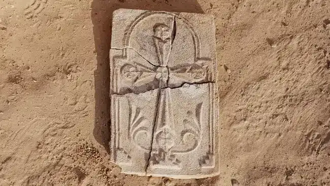 a-stucco-cross-d934824f3fef251a93137f56aaf62356.webp
