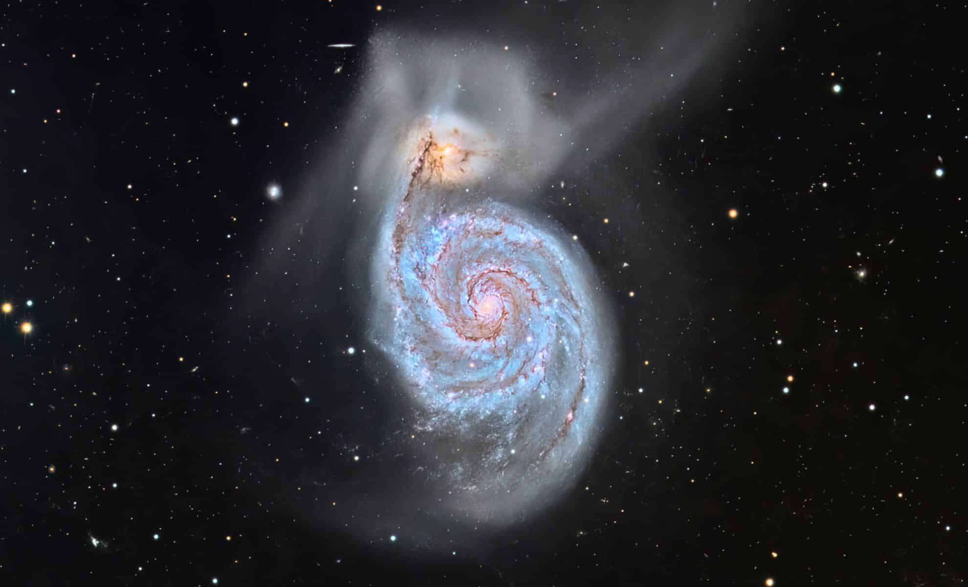 woman-photographs-distant-galaxies-dfe9f4a213a015a3110e792e14423eb0.jpg