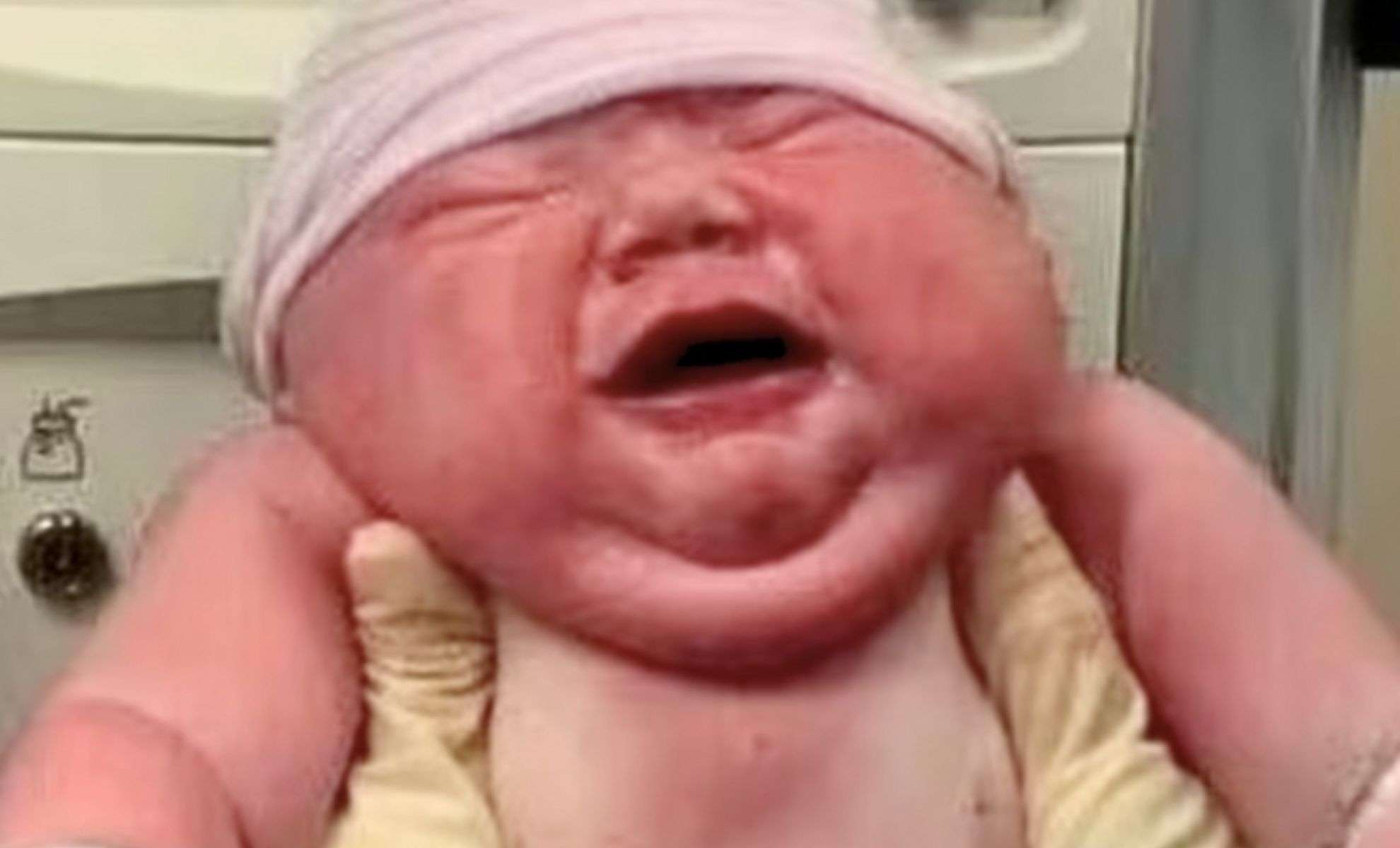 US Welcomes a 12.8-Pound Newborn — But It's Not the Largest Ever! 
