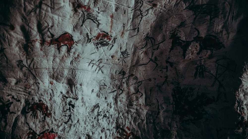 Primitive-Prehistoric-Neanderthal-Drawings-of-Animals-670f1ff04463df901f6514e6153f6a3a.jpg
