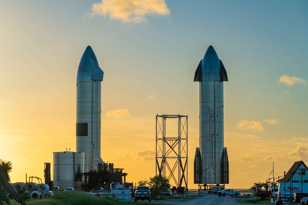 Starship-SN15-and-SN16-at-sunset-in-Boca-Chica-Texas-USA-9c7436ef56263c236ef1dca7fa4f58dc.jpg