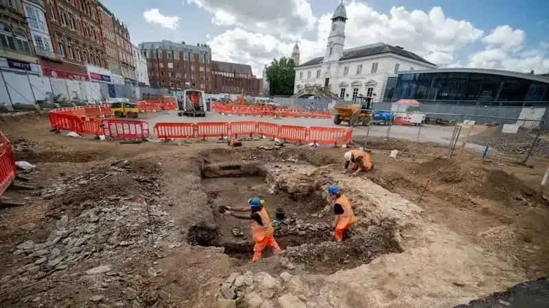 Archaeologists-from-the-University-of-Leicester-have-been-excavating-the-site-since-July-7440c8ba808ee3190d560c201c7ed795.webp