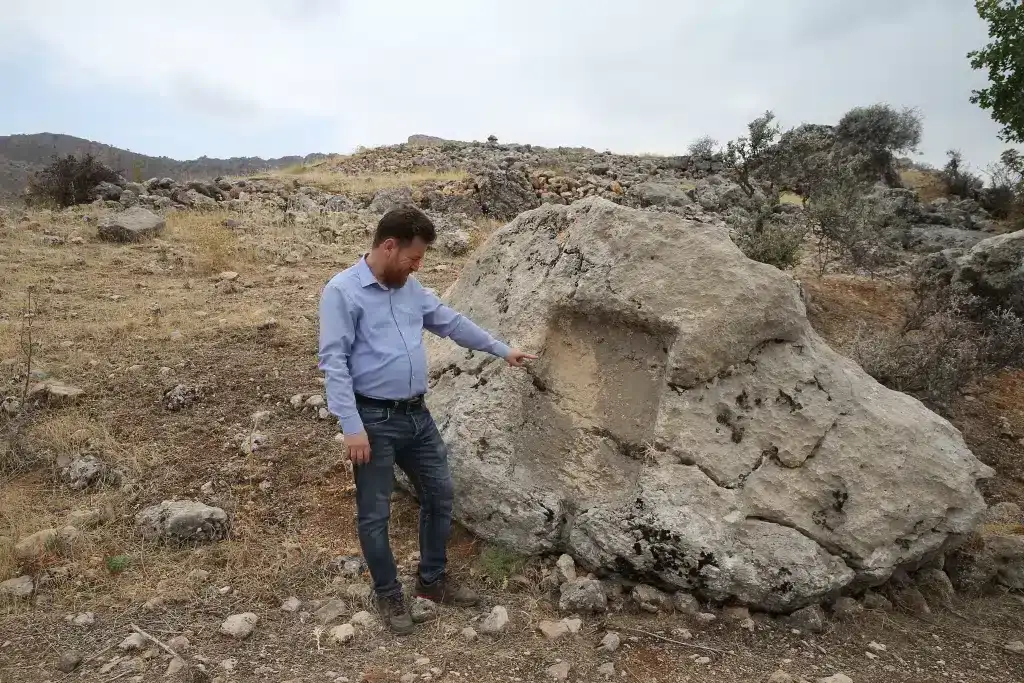 archaeologists-found-ancient-wine-factory-a4dfa1a68601588cd9c6f8946bb98b57.webp