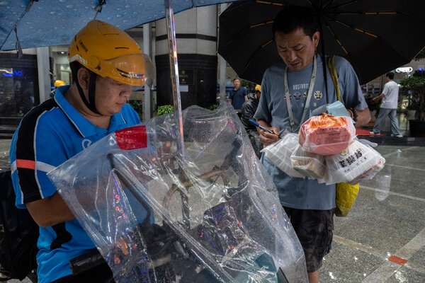 24int-china-lastmile-dispatch-02-gvtm-articleLarge-8ef9e956d5b73cb7e9483ae364197e27.jpg